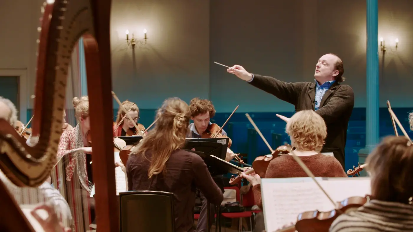 Francois Leleux Conducting Scottish Chamber Orchestra