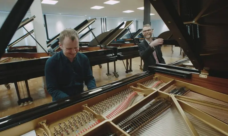Steven Osbourne pianist playing a new Steinway piano - STROMA Films
