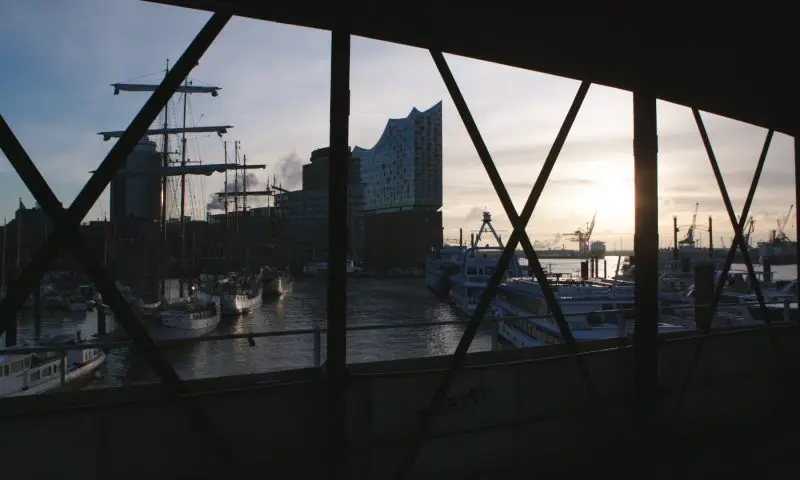 View of docks and ships Hamburg Germany - STROMA Films