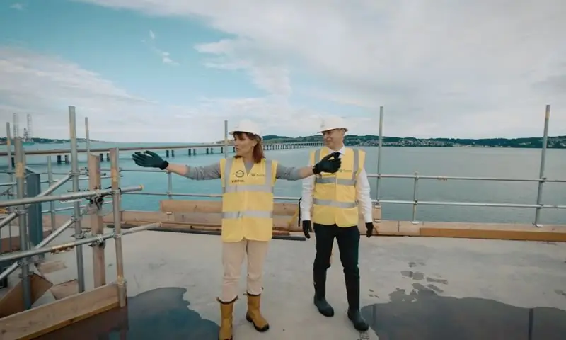 Lorraine Kelly being shown around the build of the new V&A Dundee by STROMA Films